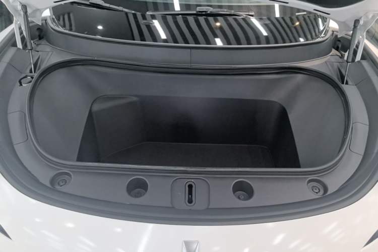 Used Avatr 11 2023 Harmony 90° Luxury Edition Engine Bay