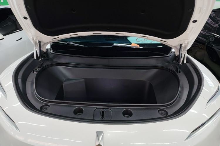 Used Avatr 11 2023 HarmonyOS Version Smart Enjoyment Upgrade Model 90-Degree Rear-Wheel Drive Edition Engine Bay