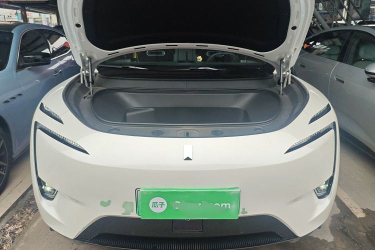 Used Avatr 11 2023 HarmonyOS Version Smart Enjoyment Upgrade Model 90-Degree Rear-Wheel Drive Edition Engine Bay