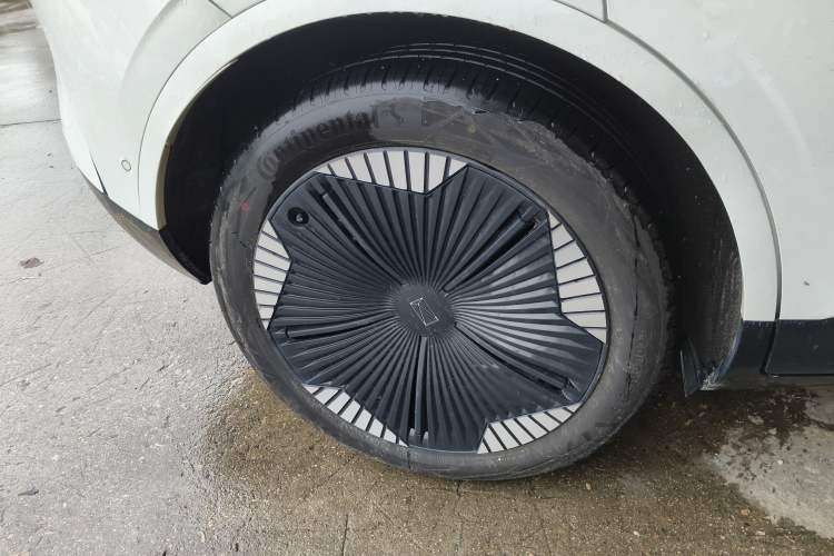 Used Avatr 11 2023 Harmony 90-degree Rear-wheel Drive Edition Exterior 3