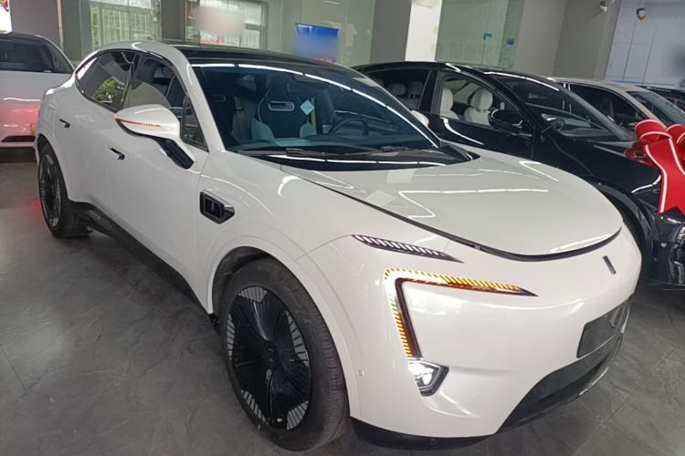 Used Avatr 11 2023 HarmonyOS Version Smart Enjoyment Upgrade Model 90-Degree Rear-Wheel Drive Edition Front Right 45 Deg