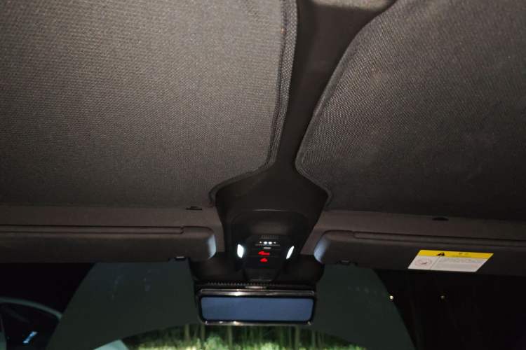 Used Avatr 11 2023 Long-Range Single-Motor Version 5 Seats Headliner