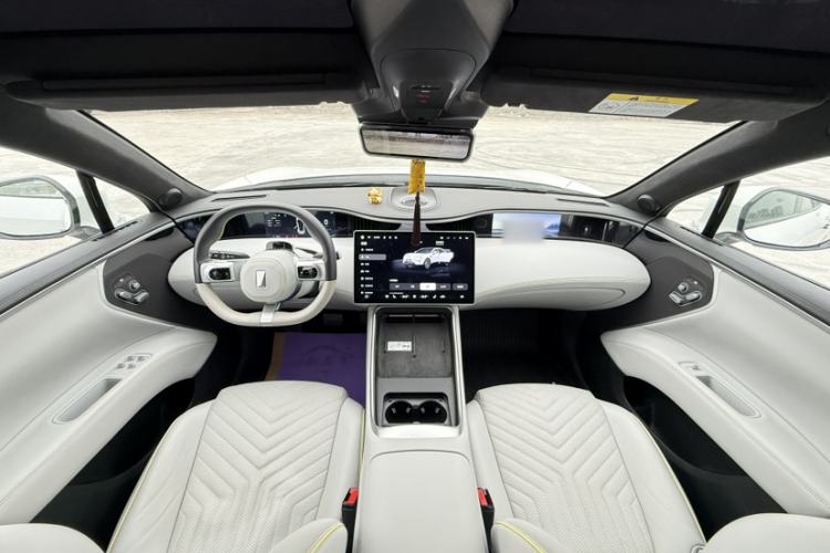 Used Avatr 11 2023 HarmonyOS Version Smart Enjoyment Upgrade Model 90-Degree Rear-Wheel Drive Edition Interior 1