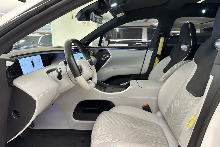 Used Avatr 11 2023 HarmonyOS Version Smart Enjoyment Upgrade Model 90-Degree Rear-Wheel Drive Edition Interior 3