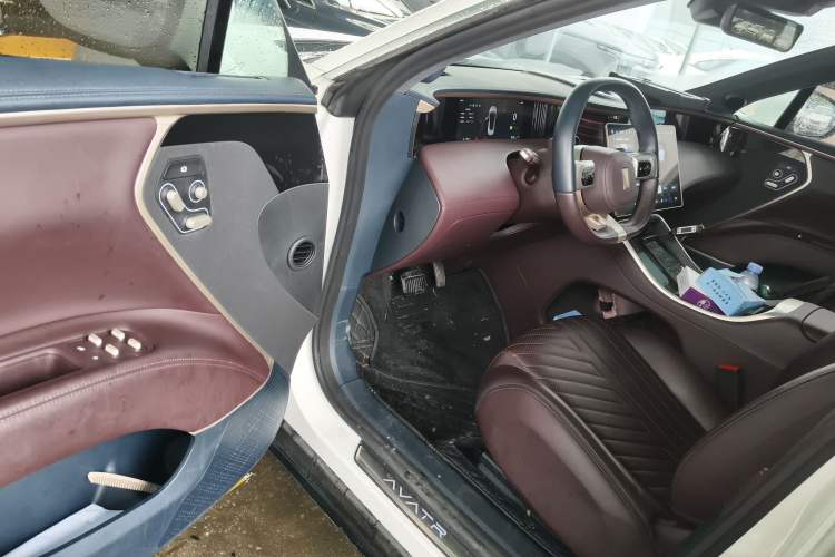 Used Avatr 11 2023 Harmony 90-degree Rear-wheel Drive Edition Interior 3