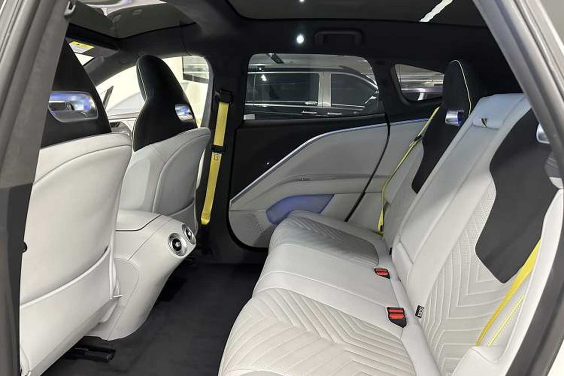 Used Avatr 11 2023 HarmonyOS Version Smart Enjoyment Upgrade Model 90-Degree Rear-Wheel Drive Edition Interior 4