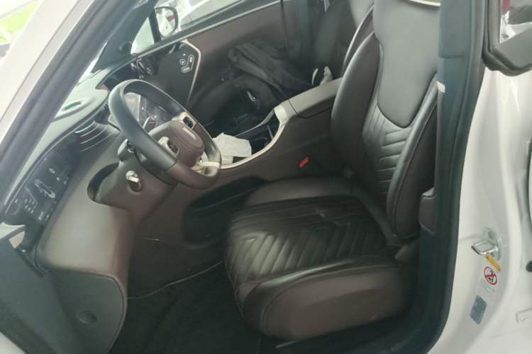 Used Avatr 11 2023 HarmonyOS Version Smart Enjoyment Upgrade Model 90-Degree Rear-Wheel Drive Edition Left Front Seat