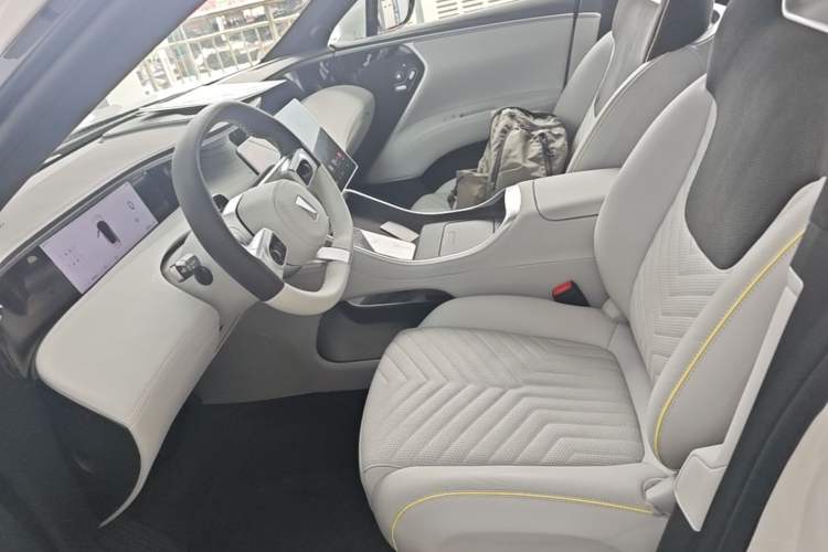 Used Avatr 11 2023 Harmony 90-degree Rear-wheel Drive Edition Left Front Seat