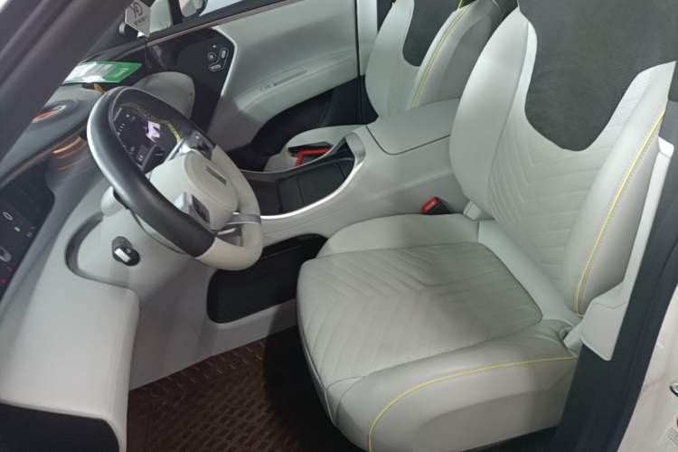 Used Avatr 11 2023 HarmonyOS Version Smart Enjoyment Upgrade Model 90-Degree Rear-Wheel Drive Edition Left Front Seat