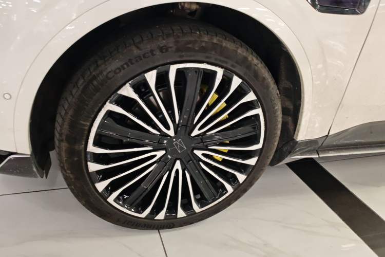 Used Avatr 11 2023 Harmony 116° Luxury Edition Left Front Wheel Hub