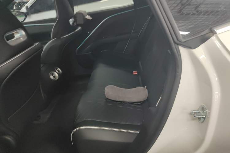 Used Avatr 11 2023 Harmony 90-degree Rear-wheel Drive Edition Left Rear Seat