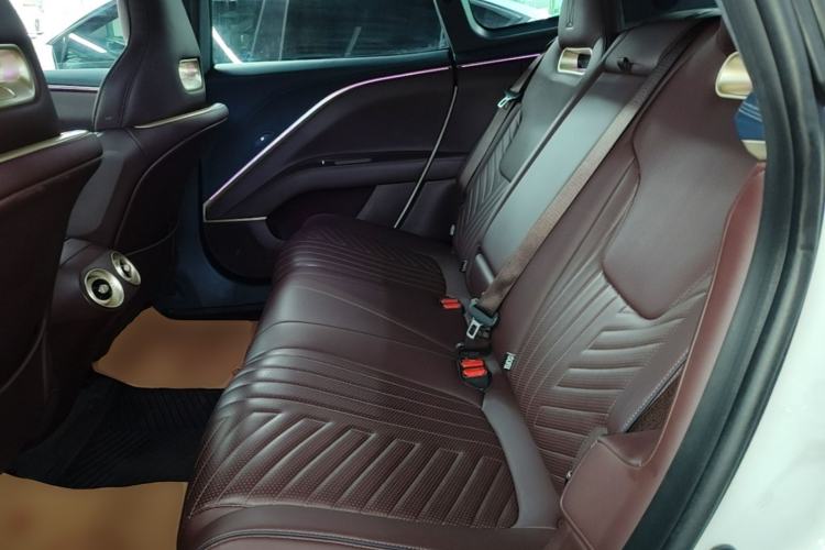 Used Avatr 11 2023 HarmonyOS Version Smart Enjoyment Upgrade Model 90-Degree Rear-Wheel Drive Edition Left Rear Seat