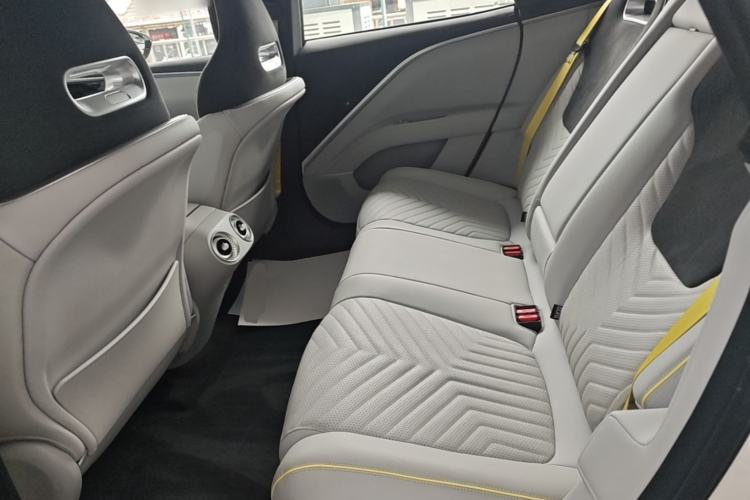 Used Avatr 11 2023 Harmony 90-degree Rear-wheel Drive Edition Left Rear Seat