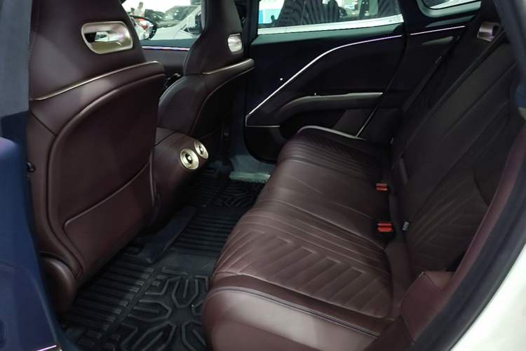Used Avatr 11 2023 Harmony 90-degree Rear-wheel Drive Business Edition Left Rear Seat