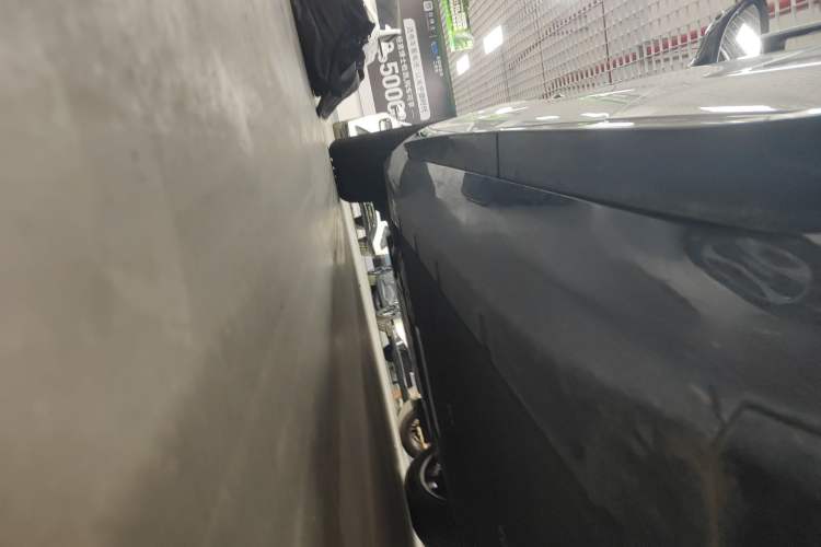 Used Avatr 11 2023 Harmony 90-degree Rear-wheel Drive Edition Left Side Sill