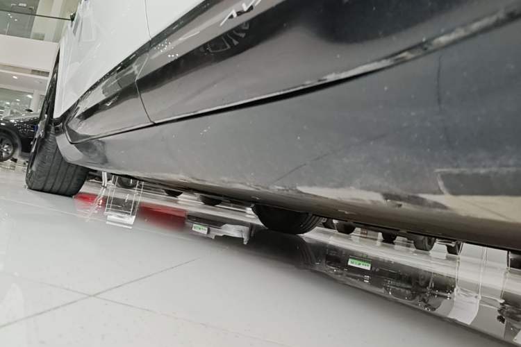 Used Avatr 11 2023 Long-Range Single-Motor Version 5 Seats Left Side Sill