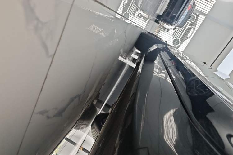 Used Avatr 11 2023 Harmony 90-degree Rear-wheel Drive Edition Left Side Sill