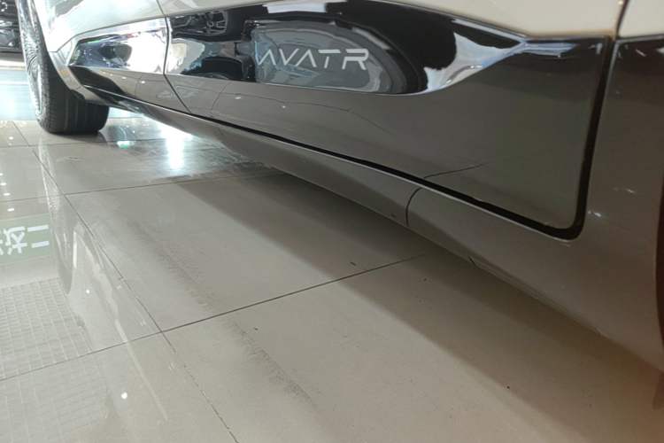Used Avatr 11 2023 Long-Range Single-Motor Version 5 Seats Left Side Sill
