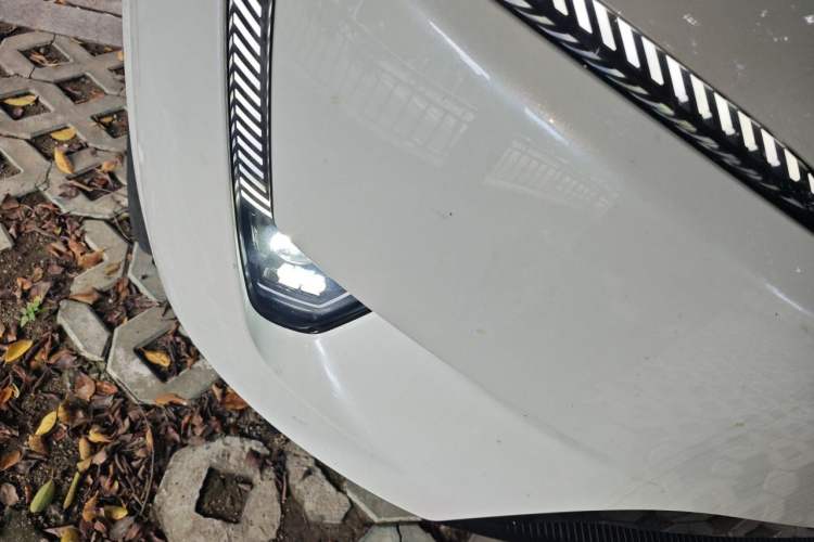 Used Avatr 11 2023 Long-Range Single-Motor Version 5 Seats Right Front Headlight