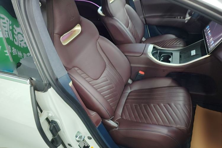 Used Avatr 11 2023 HarmonyOS Version Smart Enjoyment Upgrade Model 90-Degree Rear-Wheel Drive Edition Right Front Seat