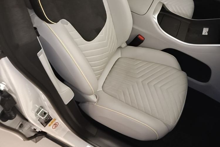 Used Avatr 11 2023 HarmonyOS Version Smart Enjoyment Upgrade Model 90-Degree Rear-Wheel Drive Edition Right Front Seat