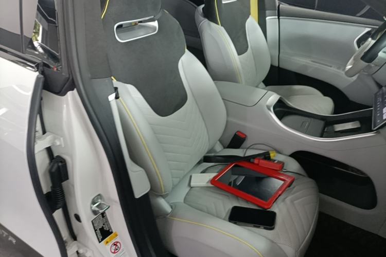 Used Avatr 11 2023 HarmonyOS Version Smart Enjoyment Upgrade Model 90-Degree Rear-Wheel Drive Edition Right Front Seat