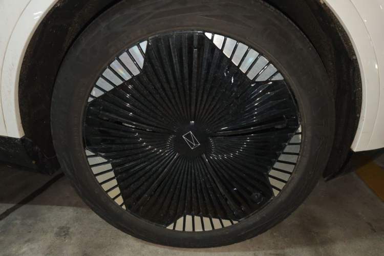 Used Avatr 11 2023 Harmony 90-degree Rear-wheel Drive Edition Right Front Wheel Hub