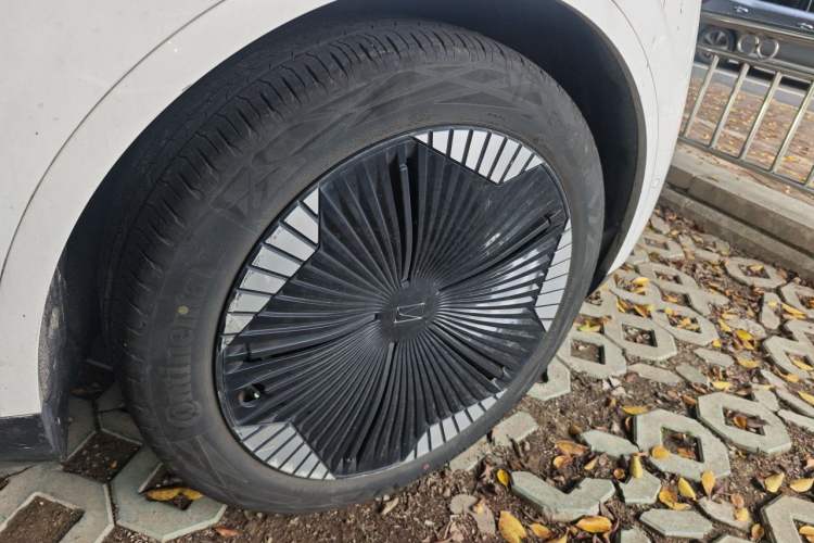 Used Avatr 11 2023 Long-Range Single-Motor Version 5 Seats Right Front Wheel Hub