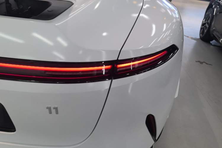 Used Avatr 11 2023 Harmony 90° Luxury Edition Right Rear Taillight