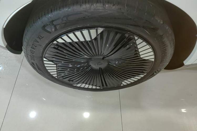 Used Avatr 11 2023 Long-Range Single-Motor Version 5 Seats Right Rear Wheel Hub