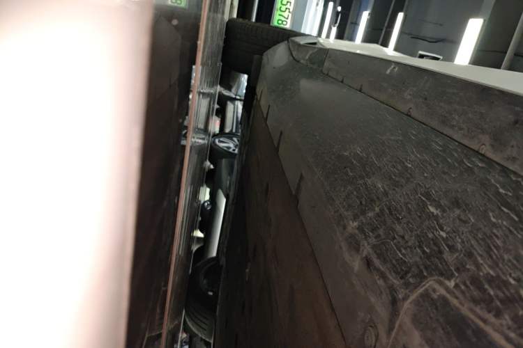 Used Avatr 11 2023 Harmony 116° Luxury Edition Right Side Sill