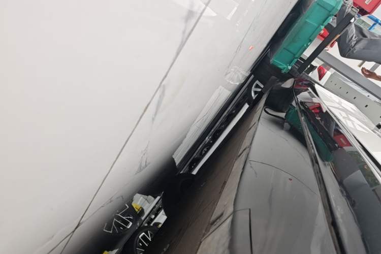 Used Avatr 11 2023 Harmony 90-degree Rear-wheel Drive Edition Right Side Sill