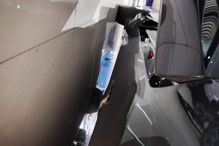 Used Avatr 11 2023 Harmony 90-degree Rear-wheel Drive Business Edition Right Side Sill