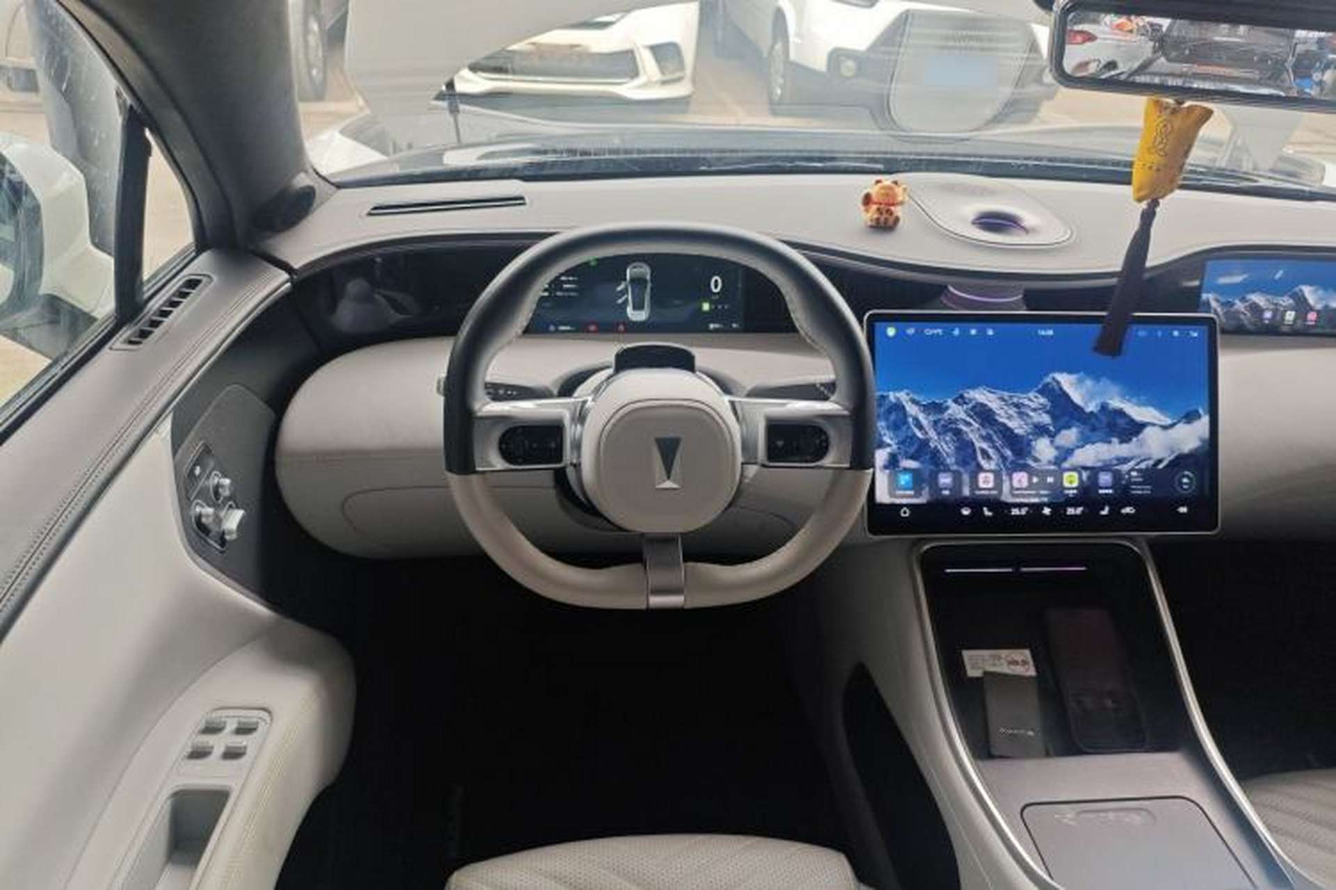 Used Avatr 11 2023 HarmonyOS Version Smart Enjoyment Upgrade Model 90-Degree Rear-Wheel Drive Edition Steering Wheel