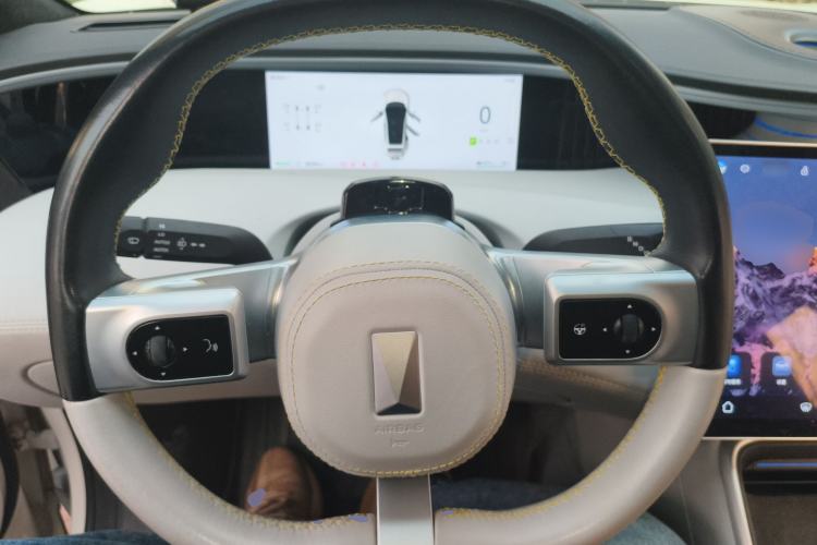 Used Avatr 11 2023 Harmony 90-degree Rear-wheel Drive Edition Steering Wheel