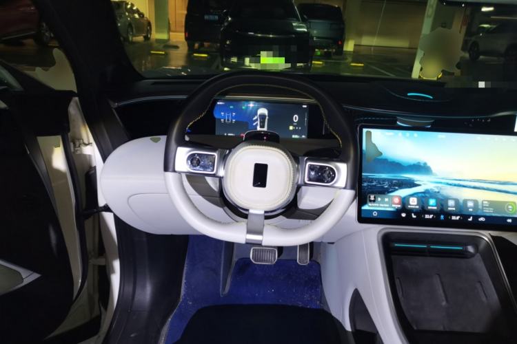 Used Avatr 11 2023 Long-Range Single-Motor Version 5 Seats Steering Wheel