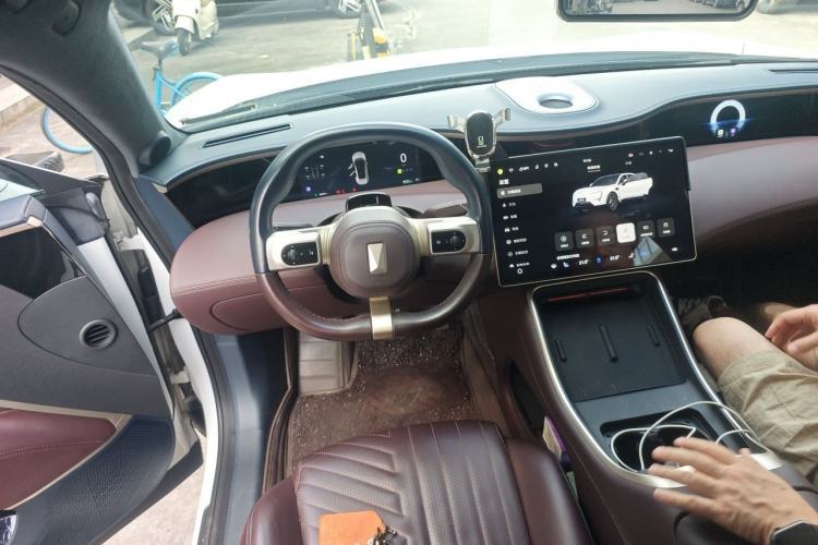 Used Avatr 11 2023 Harmony 90-degree Rear-wheel Drive Edition Steering Wheel