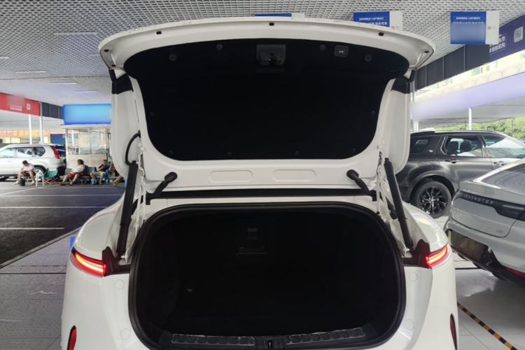 Used Avatr 11 2023 HarmonyOS Version Smart Enjoyment Upgrade Model 90-Degree Rear-Wheel Drive Edition Trunk