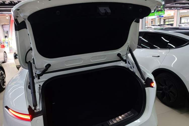 Used Avatr 11 2023 HarmonyOS Version Smart Enjoyment Upgrade Model 90-Degree Rear-Wheel Drive Edition Trunk