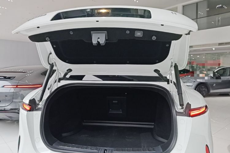 Used Avatr 11 2023 Long-Range Single-Motor Version 5 Seats Trunk