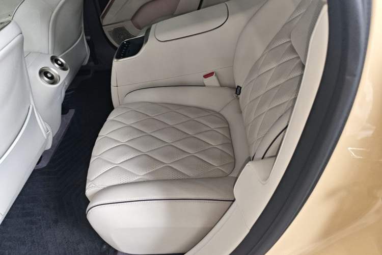 Used Avatr 11 2023 HarmonyOS Version Smart Enjoyment Upgrade Model 116-degree Rear-Wheel Drive Edition Left Rear Seat