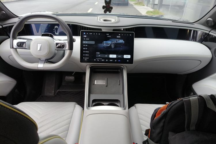 Used Avatr 11 2024 630 Rear-Wheel Drive Edition with Three Lasers Center Console