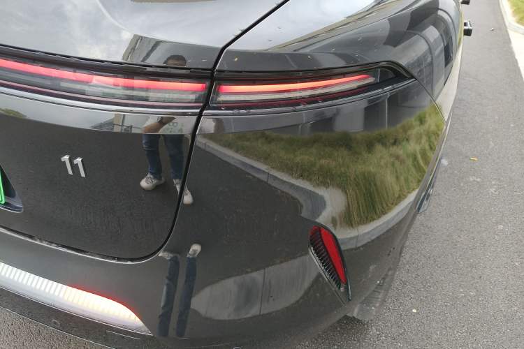 Used Avatr 11 2024 630 Rear-Wheel Drive Edition with Three Lasers Exterior 3