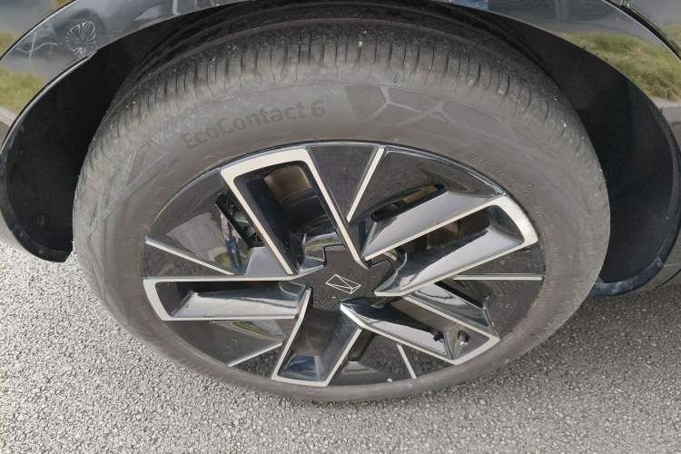 Used Avatr 11 2024 630 Rear-Wheel Drive Edition with Three Lasers Exterior 5