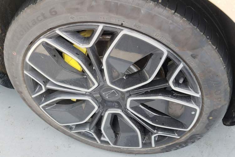 Used Avatr 11 2024 630 Rear-Wheel Drive Edition with Three Lasers Exterior 7