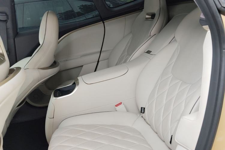 Used Avatr 11 2024 630 Rear-Wheel Drive Edition with Three Lasers Interior 4