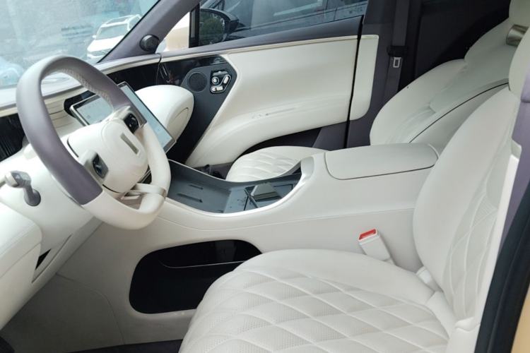 Used Avatr 11 2024 630 Rear-Wheel Drive Edition with Three Lasers Left Front Seat