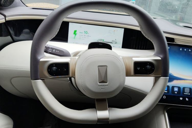 Used Avatr 11 2024 630 Rear-Wheel Drive Edition with Three Lasers Steering Wheel