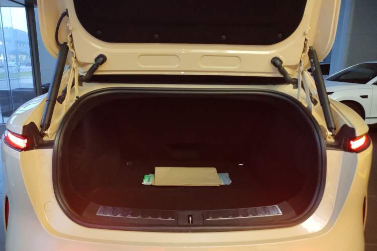 Used Avatr 11 2024 700 Three-Laser Four-Wheel Drive Recommended Version Trunk