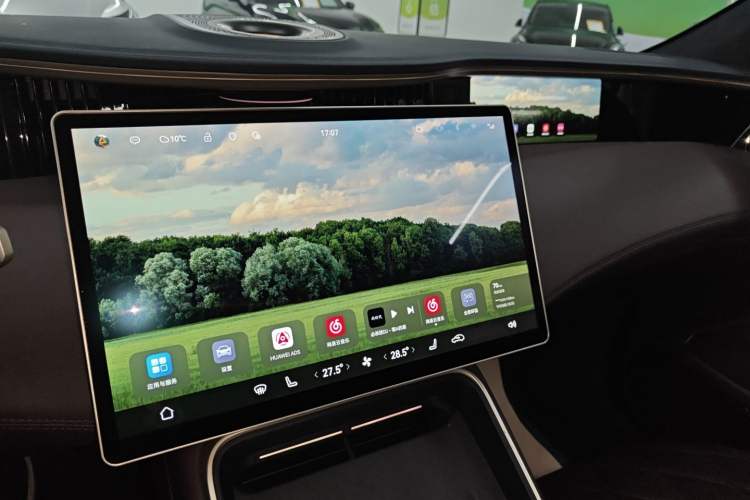 Used Avatr 11 2024 730 Luxury Edition with Three Lasers and Rear-Wheel Drive Audio And AC Panel